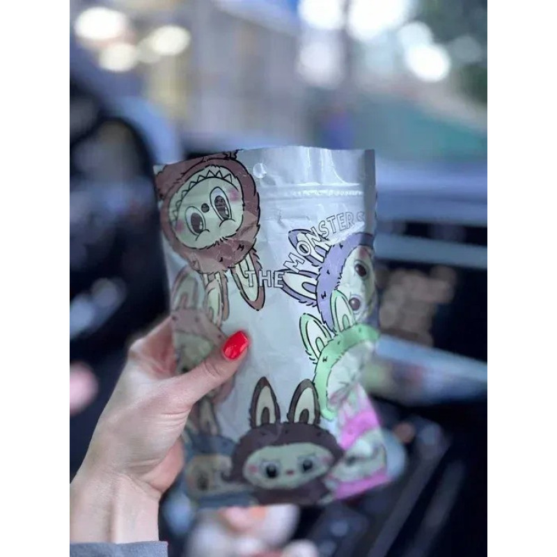 М’яка іграшка-сюрприз Labubu (Лабубу) 16 см — брелок на рюкзак або сумку